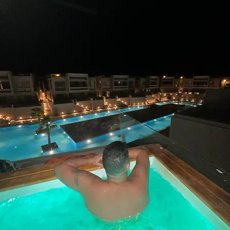 Lovely 1 Bedroom With Private Heated Jacuzzi At Sholan El Gouna